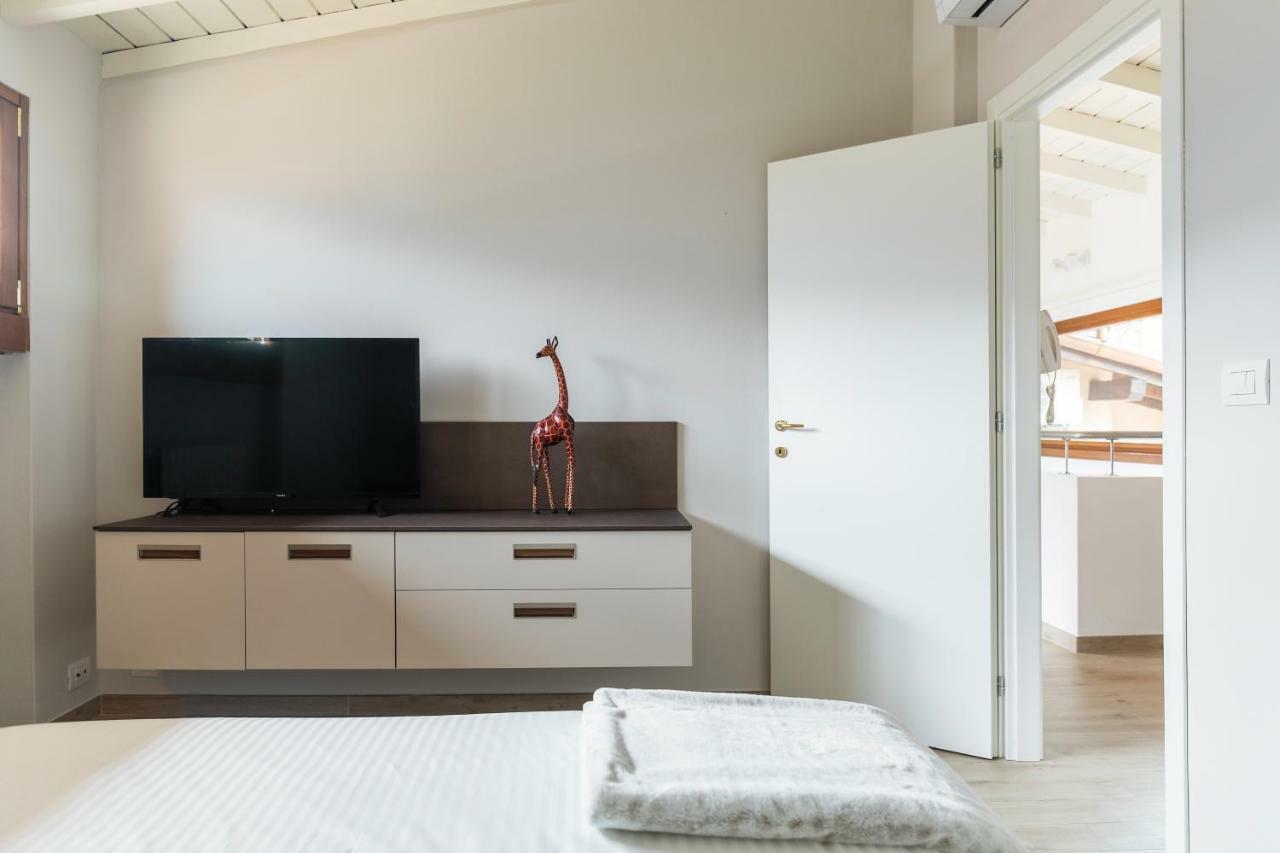 Mansarda I Cipressi Appartement Lenno Buitenkant foto